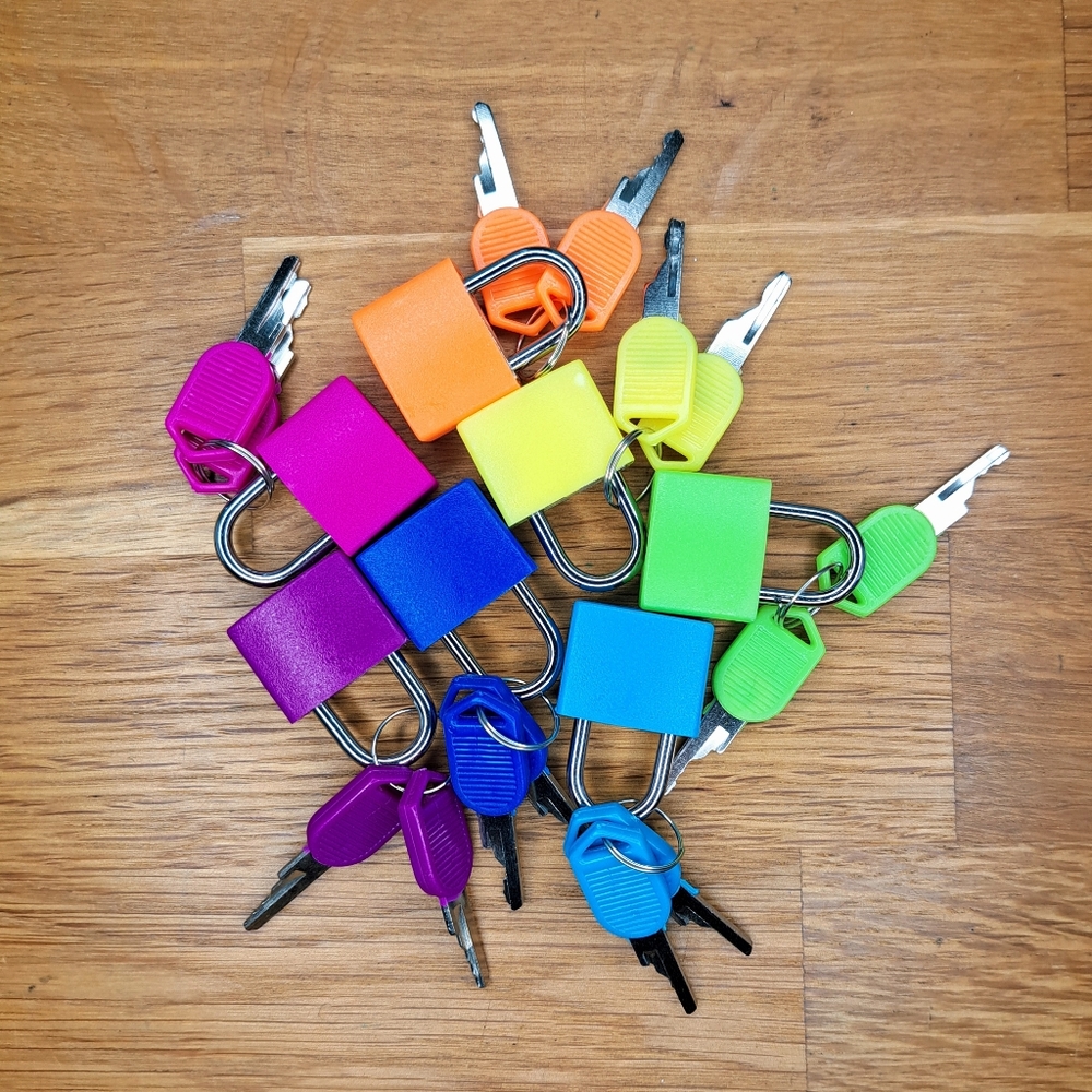 Decorative padlocks and keys 🔐🌈 Rainbow bundle! - Picture 2 of 9